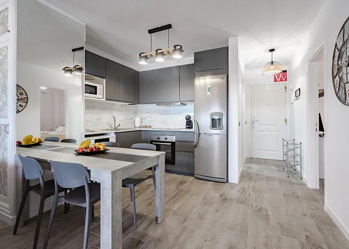 Balcon Smart Hi-end Services Media Streaming アパート アデヘ