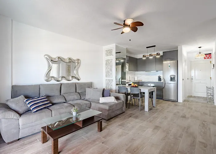 Balcon Smart Hi-end Services Media Streaming Apartment *