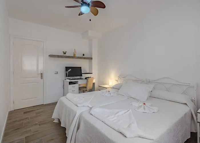 Balcon Smart Hi-end Services Media Streaming Apartment